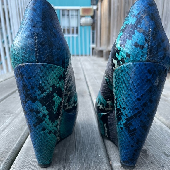 ALDO snakeskin blue animal print platform shoes heels rare leather slip on 8 - Picture 6 of 7
